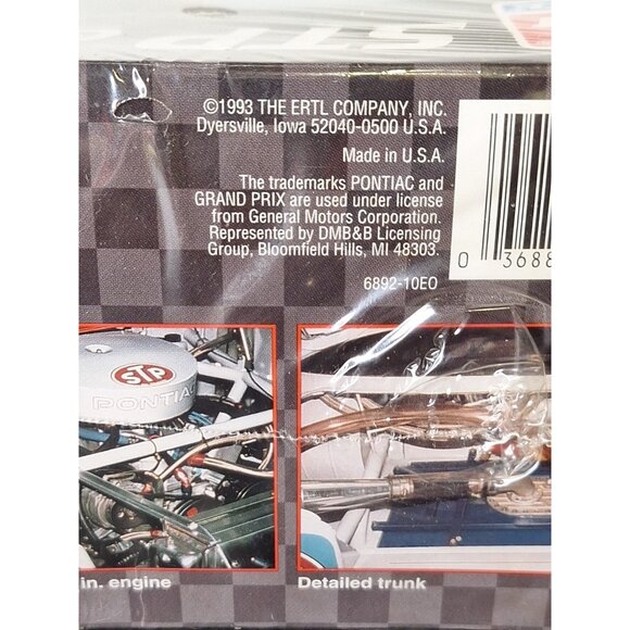 Lot Of 2 NEW! Sealed “STP Grand Prix #44	 NASCAR 1:25 Model Kits - Picture 6 of 14